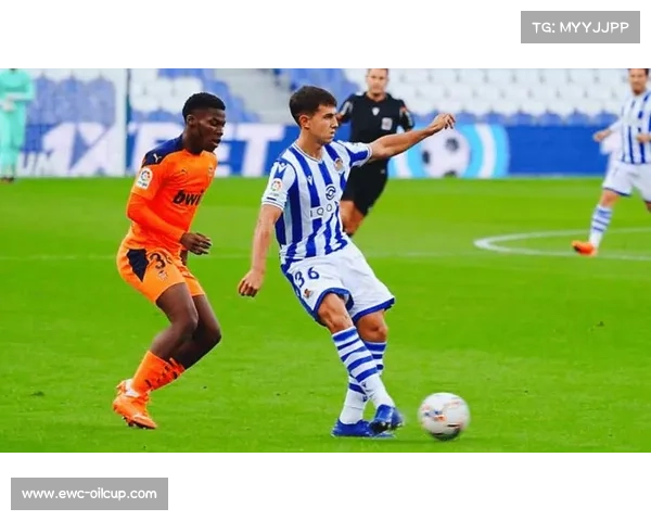 西甲中游集团竞争激烈，第七至十名积分差距仅有两分